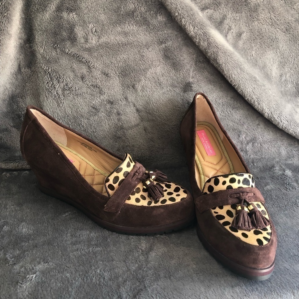 𝅺ISAAC Mizrahi Naples Suede‎ leopard animal print wedge shoe